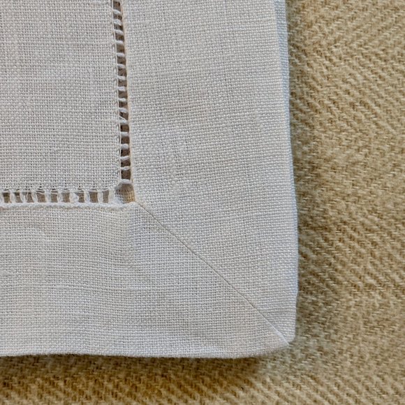 Embroidered NWOT Linen Table Runner (White) - Picture 8 of 8